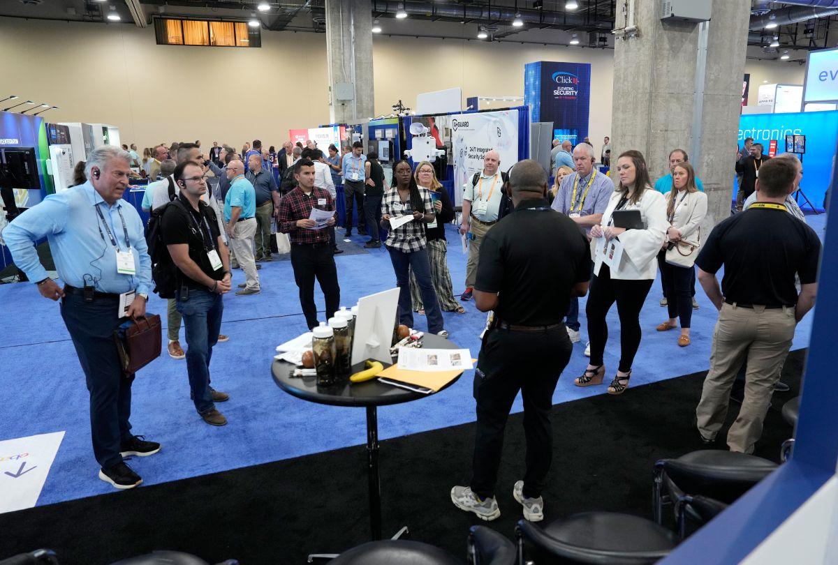 Retailers and law enforcement agencies unite at the NRF Fusion Center